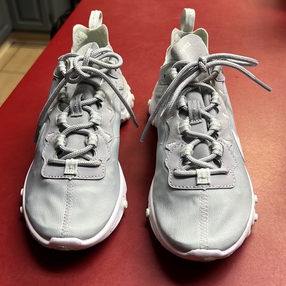 Nike react athletic shoes. Worn twice. Like new - Picture 1 of 7